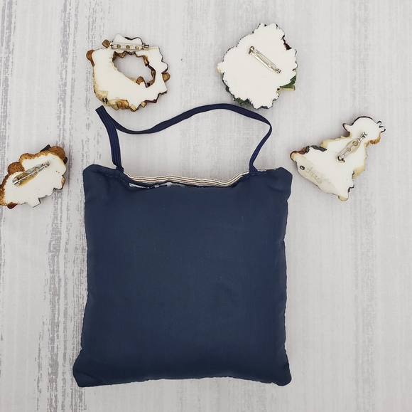 4 Boyd's Bears & Friends Brooches and Mini Pillow - Picture 2 of 11